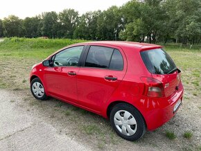 Toyota Yaris 1.0 B 5D - 5