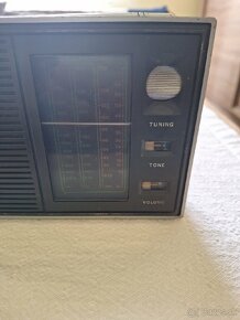 Predam radio PHILIPS aradio budik ELTA - 5