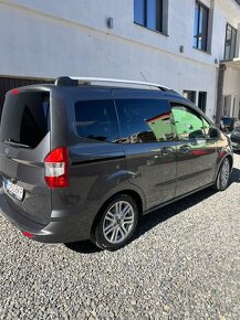 Ford Tourneo Courier 1.5 - 5