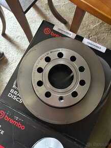 Zadné brzdové kotúče značky Brembo - 5