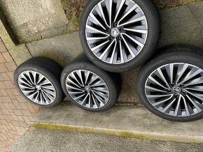 nove ALU dsky skoda superb 18" 235/40r18 - 5