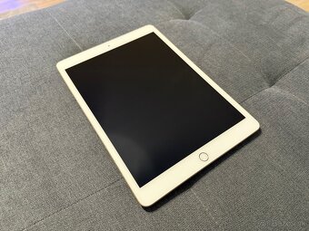 iPad 7, 32 GB - Gold - 5