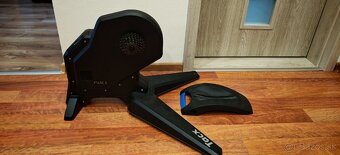 Cyklotrenažer Tacx Flux S Smart - 5