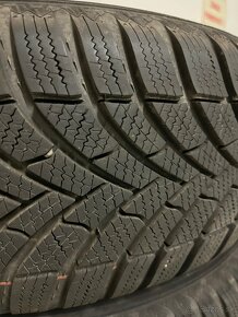 predám zimné pneumatiky 215/65R17 Semperit - 5