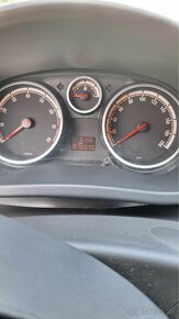 Opel corsa D 1.2 - 5