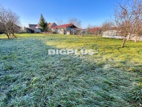 Na predaj pozemok 1459 m² so starším domom v Bystričanoch - 5