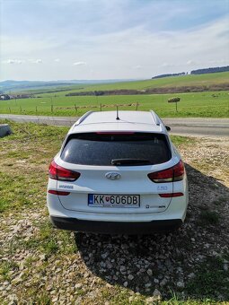 Predám Hyundai i30 combi 1.6 CRDI family - 5