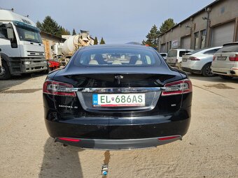 Tesla Model S 85 - 5