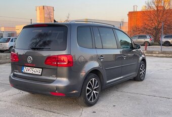 Volkswagen Touran 1.6 TDI Comfortline DSG - 5