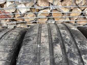 235/40 R19 zanovne letne - 5