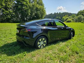 Tesla model Y Long range model 2023 - 5