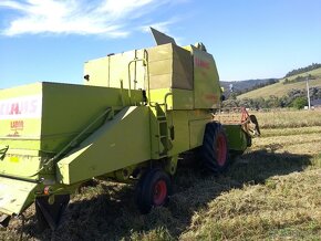 Claas compact 30 s drvičom slamy - 5