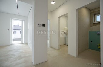 GESTTO | 4-IZBOVÁ NOVOSTAVBA RD NA PREDAJ | HOLODOM | 431m² - 5