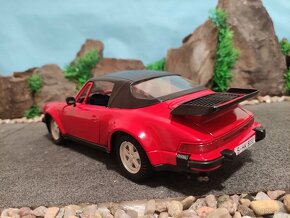 Prodám model 1:18 Porsche 911 Cabrio - 5