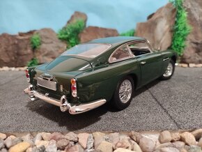 prodám model 1:18 aston martin DB5 autoart - 5