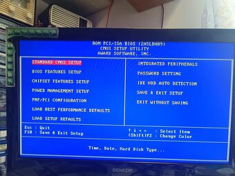 Historicka retro zakladna doska s CPU a RAM - 5