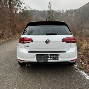 Volkswagen Golf GTD 2.0 TDi - 5