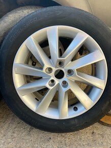 Predám elektróny 5x112R17Skoda Superb 215/55R17 Letné - 5