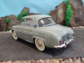 Prodám model 1:18 Renault daupine 1958 - 5