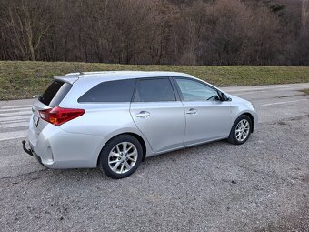 TOYOTA AURIS TOURING SPORTS 2.0D-4D - 5