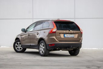 Volvo XC60 D5 (151kW) AWD Momentum Geartronic - 5