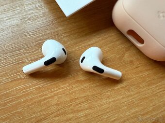 Apple AirPods (3. generácia) s MagSafe nabíjacím puzdrom - 5