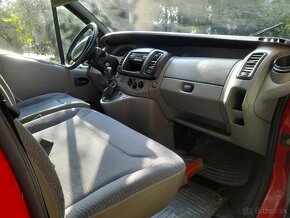 Renault Trafic 235tis z roku 2002 - 5