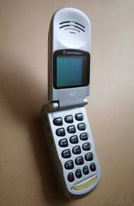 MOTOROLA V50 (svetlošedá/strieborná) - 5