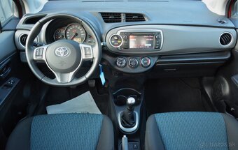 Toyota Yaris 1.0 Benzín SR voz 1. Majiteľ Top Stav - 5