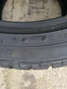 Predám 2ks zimné pneu.225/45R18 kormoran dezen 6,5mm - 5