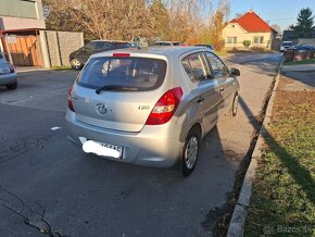 Predam hyundai i20 1.2 benzín kW 57 r.v 2012 - 5