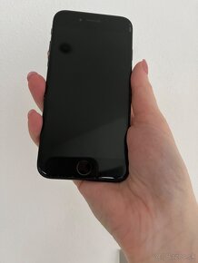 iPhone SE 128GB čierny - 5