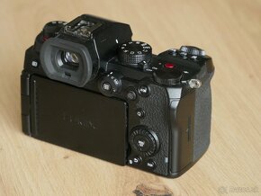 Panasonic Lumix S5 - 5