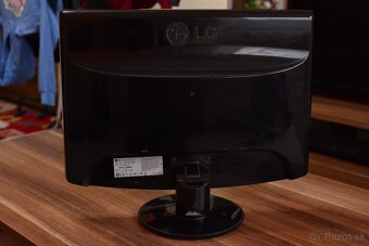 LCD monitor LG Flatron W2252TQ-PF - 5