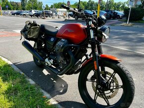 Moto Guzzi V7 Stone - 5