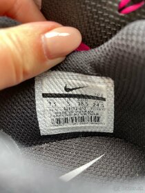 Damske Nike Cierno Ruzove Tenisky 38.5 - 5