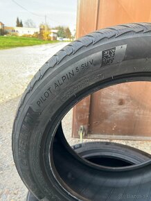 Predám zimné pneumatiky Michelin Alpinsport 235/55 R18 - 5