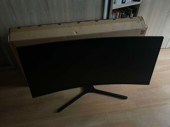 34" Xiaomi Mi Curved Gaming Monitor (144hz, QHD) - 5