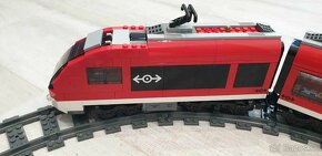 LEGO VLAK 7938 PASSENGER TRAIN - 5