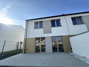 5 izbový rodinný dom 130 m2, pozemok 324 m2, Galanta - 5