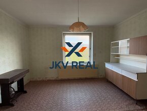 JKV REAL ponúka na predaj dvojpodlažný RODINNÝ DOM v obci Če - 5