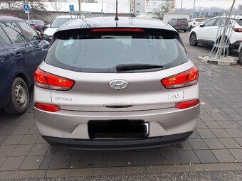 Predám Hyundai i30, 81 kw, 1598 ccm, Diesel, MT, White Sand - 5