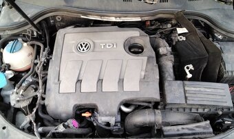 Volkswagen Passat B7 1.6 TDi 2011 predám DVERE Trysky 03L130 - 5