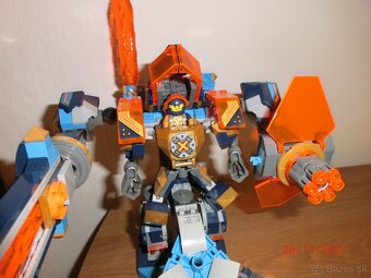 Lego Nexo Knights Tech Wizard Showdown - 5