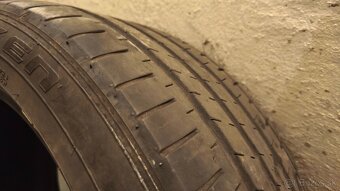 Predám letné pneumatiky Falken 235/45/r17 - 5