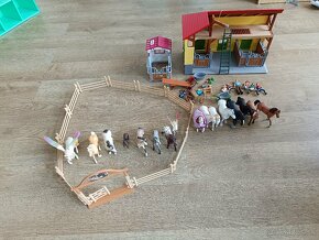 Schleich stajna s konmi - 5