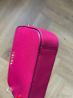 Guess malinová crossbody - 5