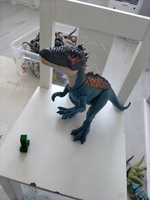 Dinosaury Jurský svet a Kriedovy kemp - 5