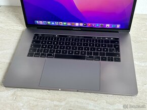 Apple MacBook Pro (Retina, 15", 2016) 1TB, i7 - 5
