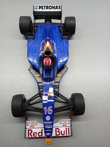 F1 SAUBER C16 RED BULL 1997 JOHNNY HERBERT ONYX 1:18 - 5